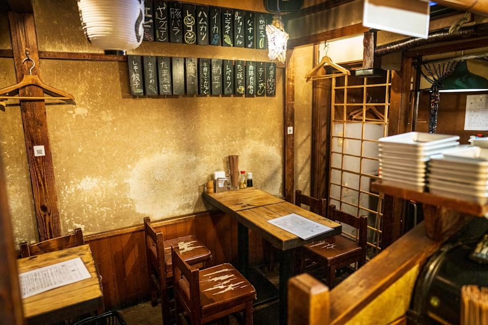 Inside Izakaya Hoshigumi, you’ll find the true spirit of Tokyo’s nightlife—welcoming, lively, and endlessly satisfying.