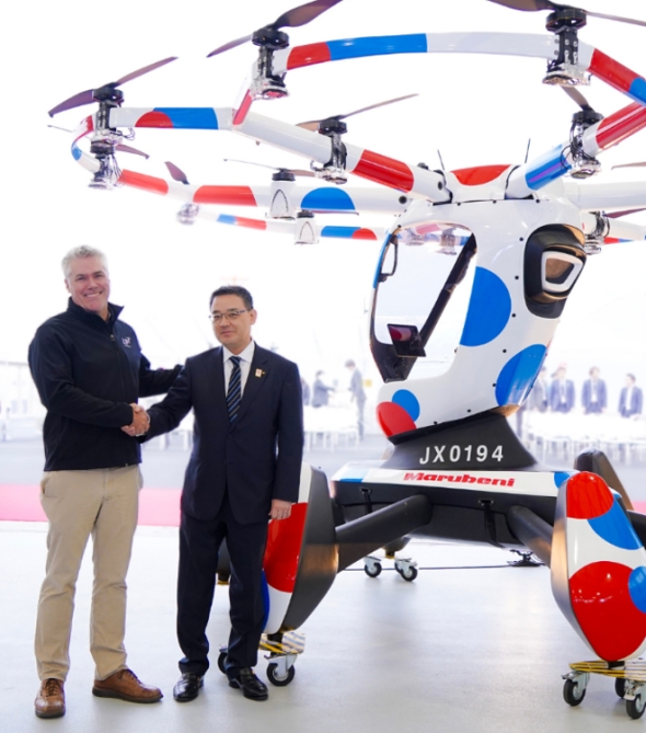 (From left) LIFT CEO Matt Chasen; Marubeni CSO, Regional CEO for Japan Business Hiromichi Mizuno