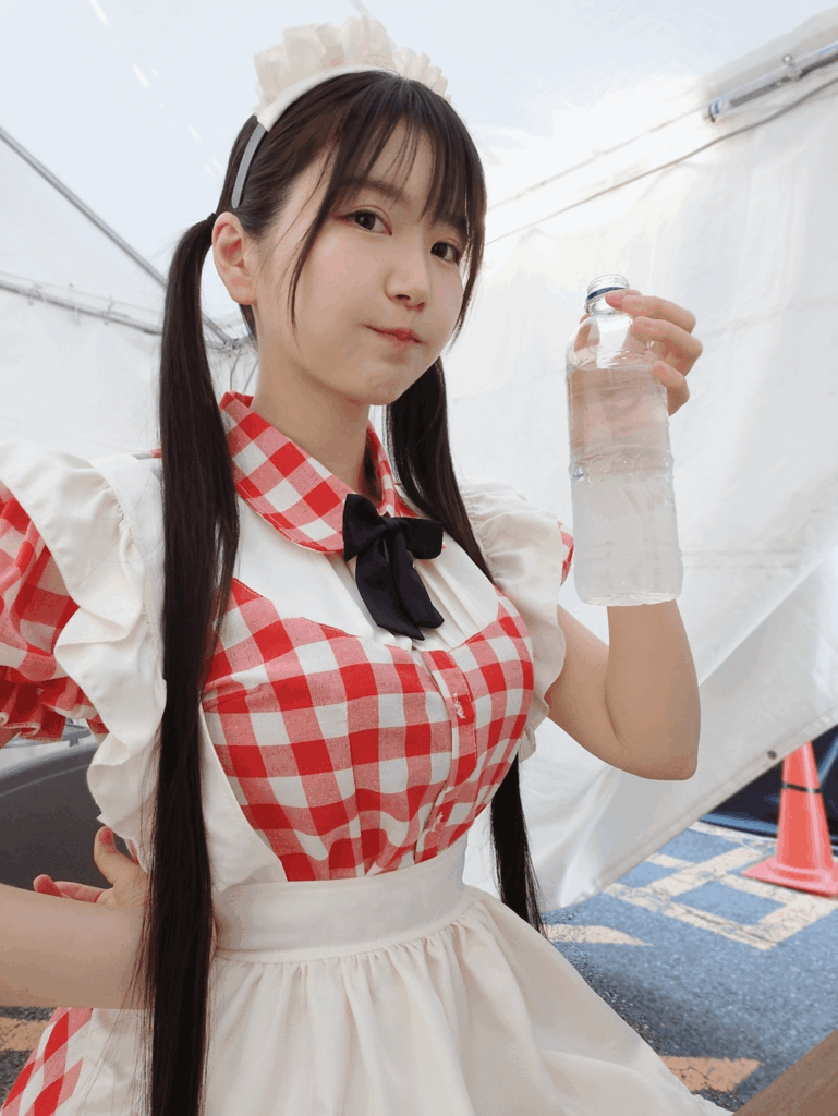 Koiwai Kotori Reminding You to Stay Hydrated🚰