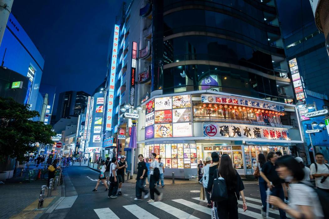 Tokyo streets at night