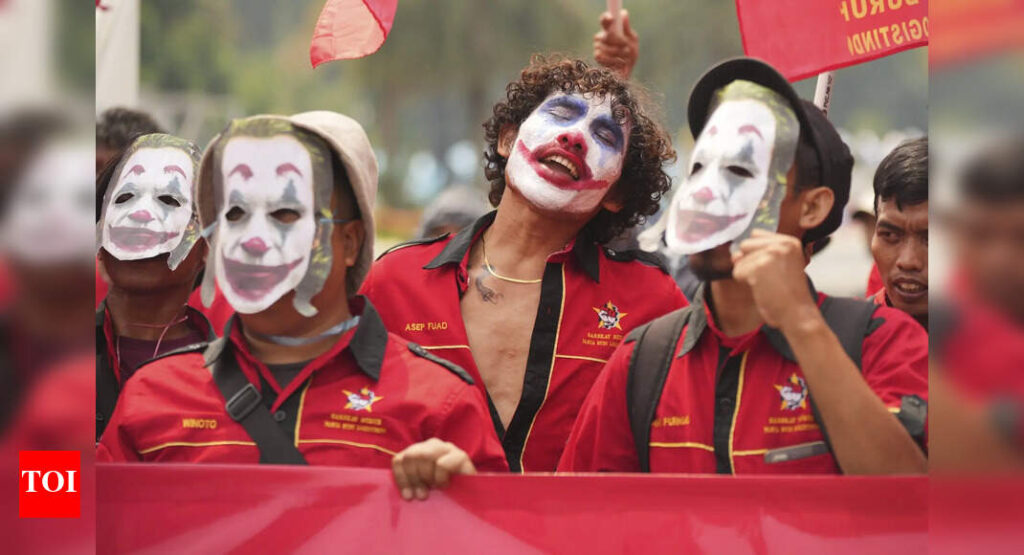 From Tokyo to Los Angeles, workers observe May Day with marches and demonstrations | World News From Tokyo to Los Angeles, workers observe May Day with marches and demonstrations | World News