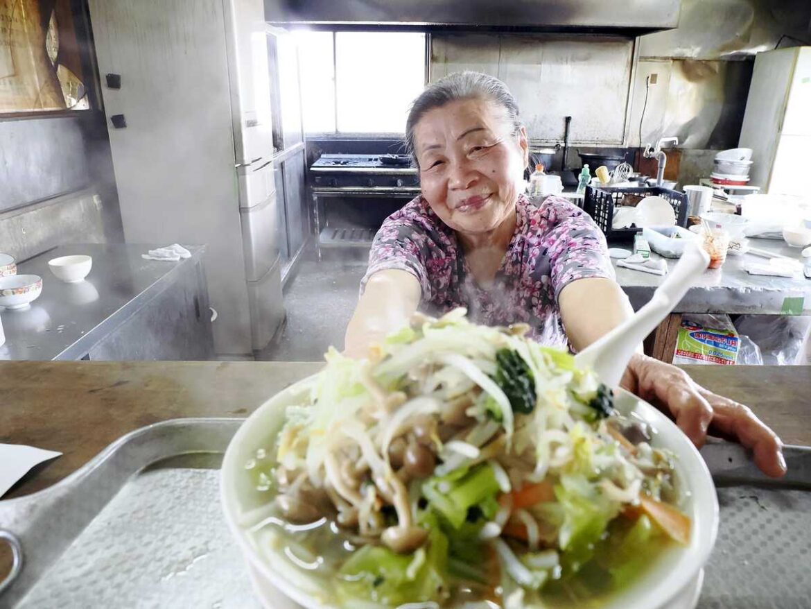 Elderly Japanese restaurant owner serves hearty dishes at low prices