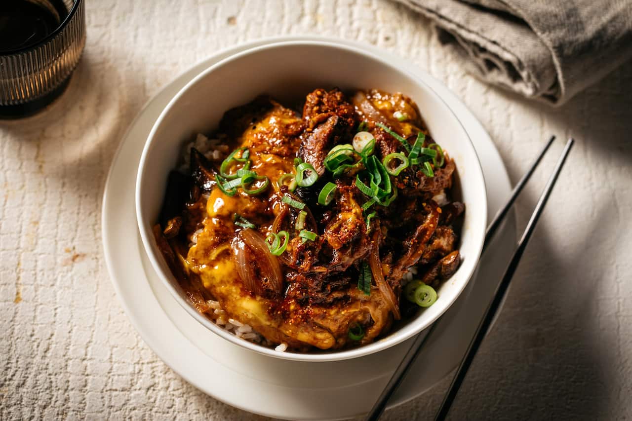 Egg bowl (tamago-don)