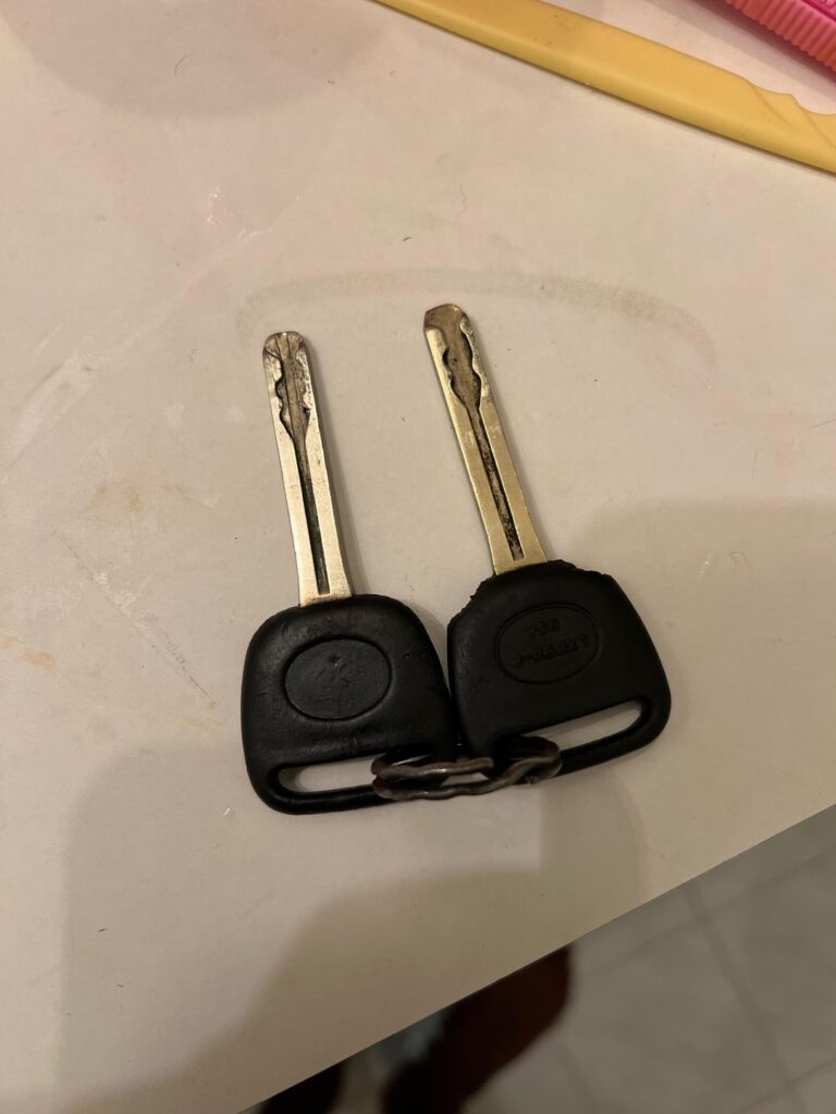 Steering wheel lock key not turning in ignition Steering wheel lock key not turning in ignition