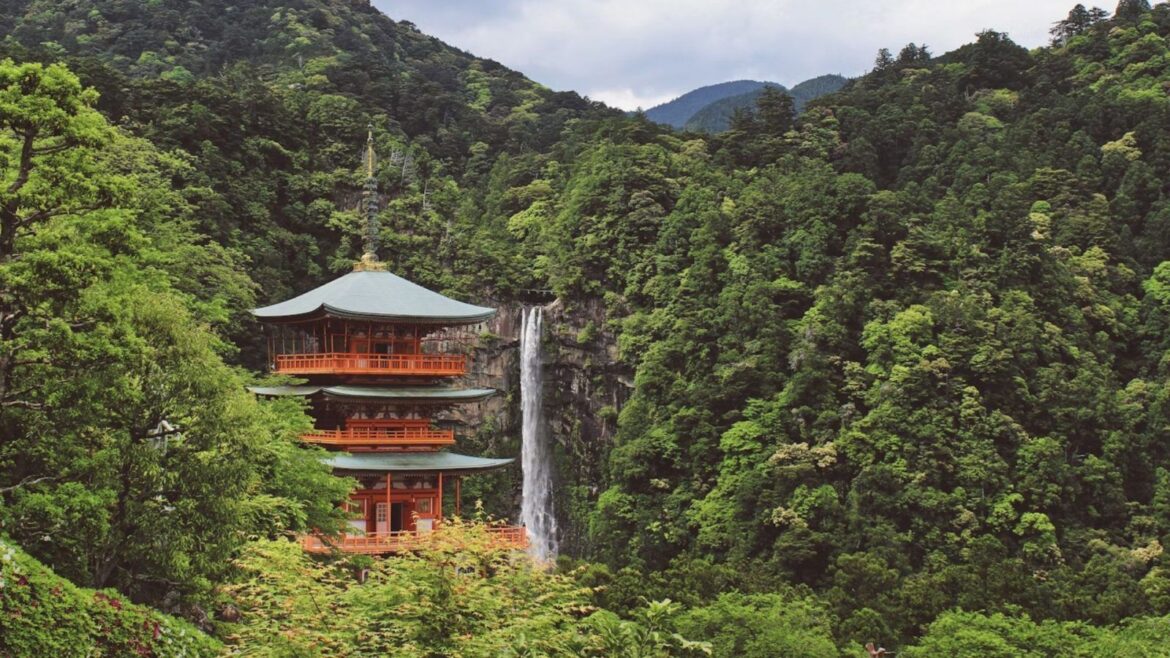 3D-Printed Railway Station In Japan Sets New Construction Standard