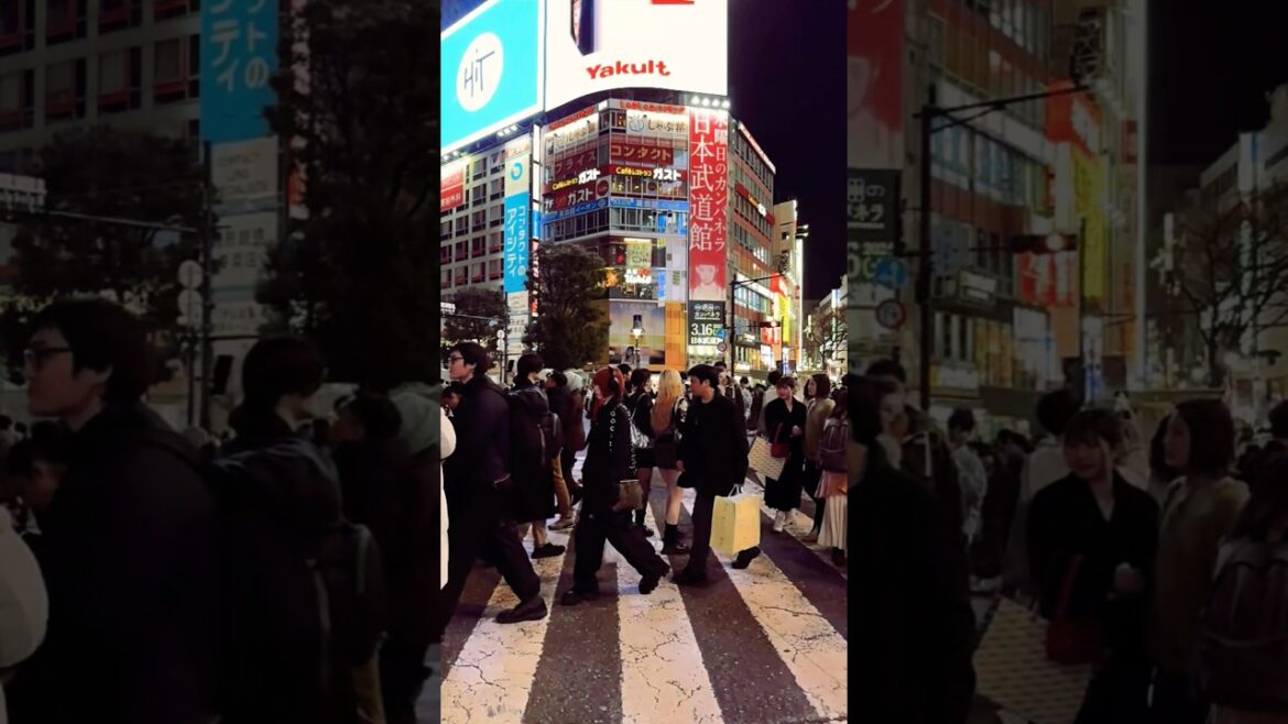 Tokyo in slow motion. #tokyo  #shorts #travel #japan #japantrip #slowmotion