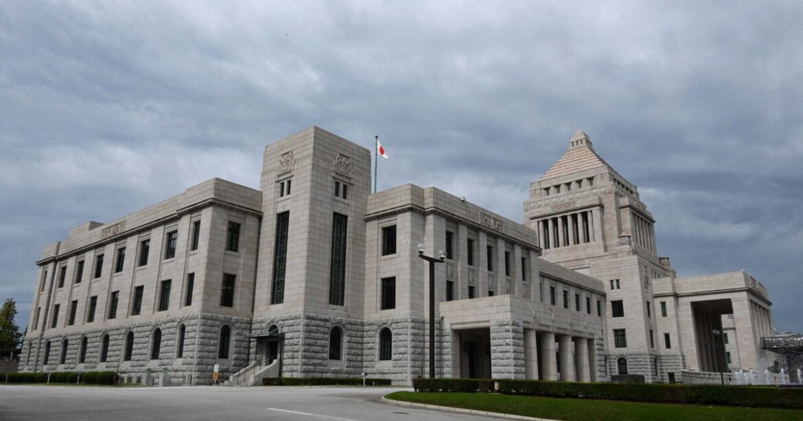 Japan gov't urges public to heed science as HK visitors cancel trips amid disaster rumor