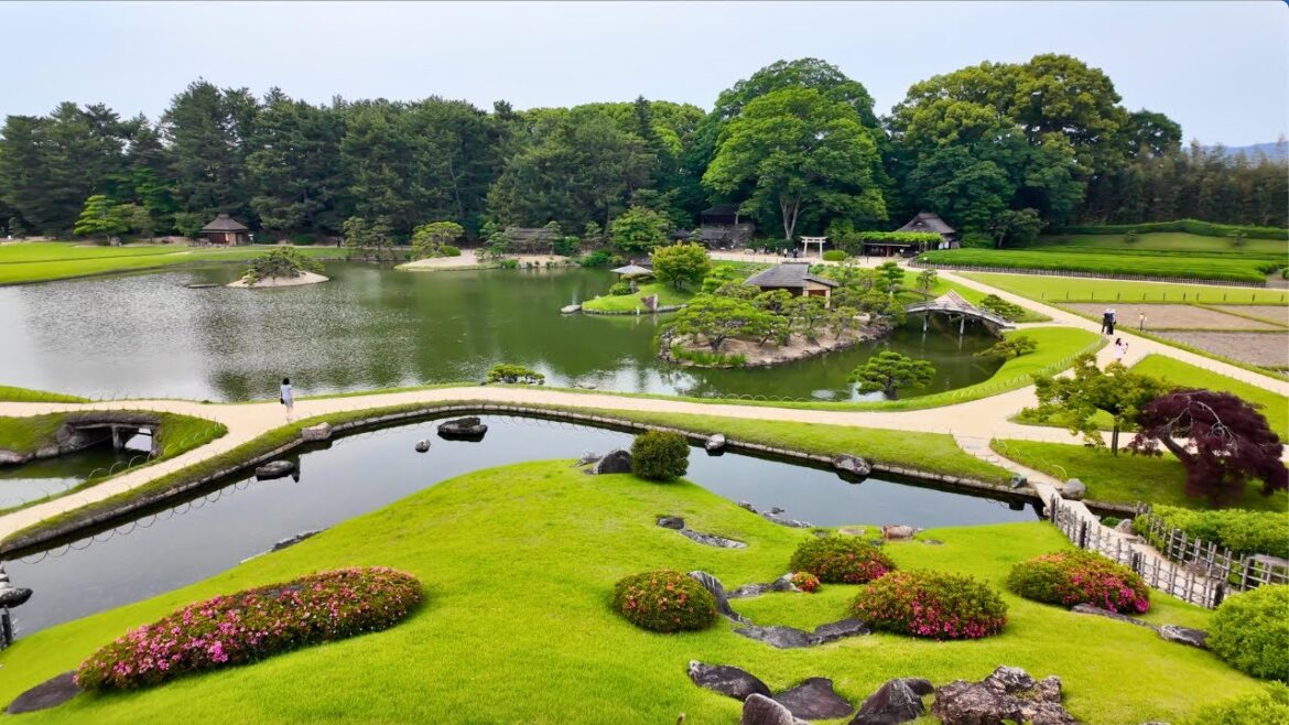 Korakuen (Three Great Gardens of Japan) , Okayama [4K]
