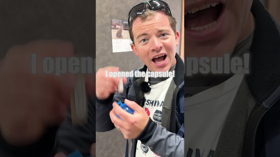 【#shorts 】Trying Hiroshima's Unique Capsule Toys! What Did My Fortune Say?