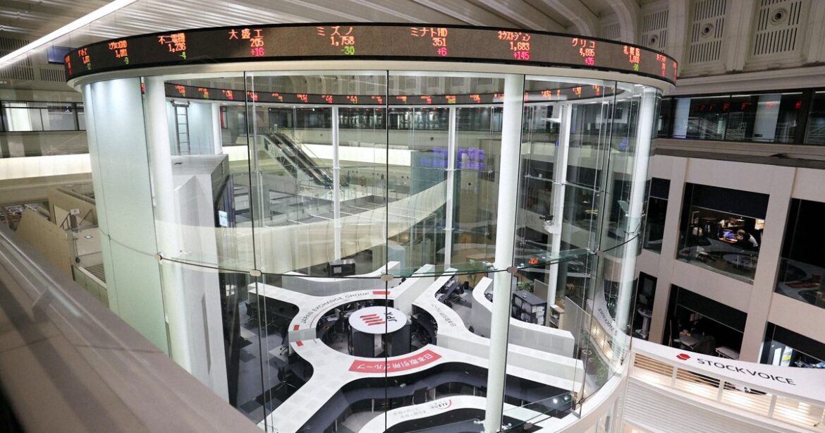 Tokyo stocks rise on tech amid caution over US-China accord