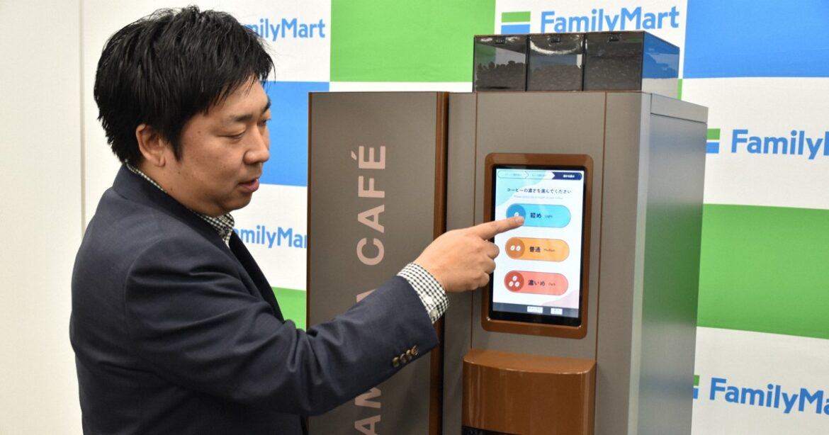 Japan’s FamilyMart renewing coffee machines developed with top barista Japan's FamilyMart renewing coffee machines developed with top barista