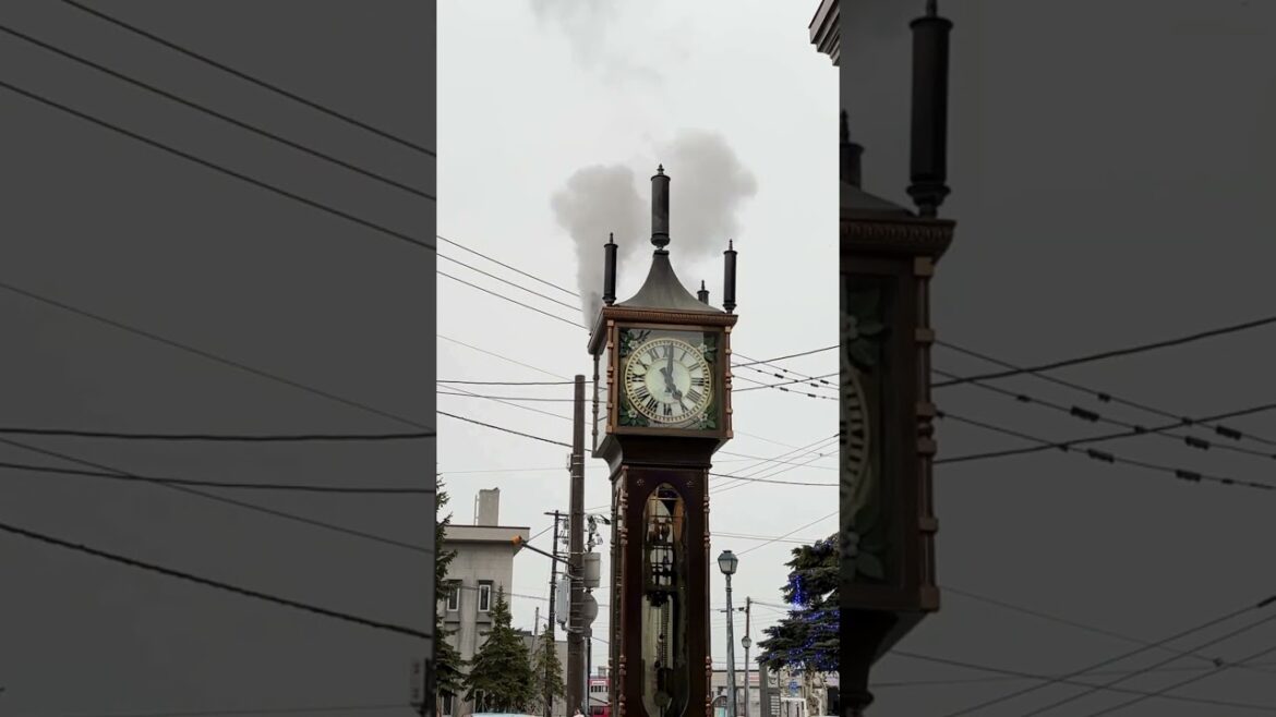 The Famous Otaru Steam Clock! #shorts #otaru #hokkaido #japan #japantravel #japanvlog #steamclock