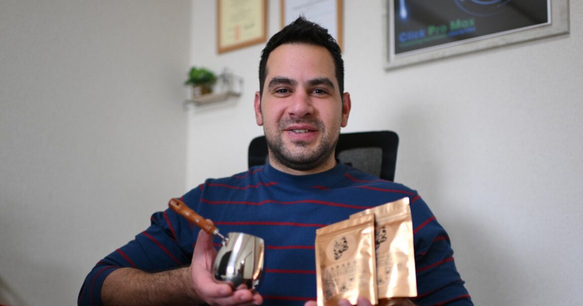 Syria-born Osaka man runs online Arabic coffee shop that helps homeland's post-war recovery