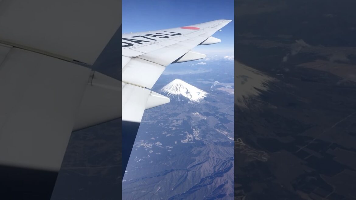 富士山上空から #富士山 #空 #美しい国日本