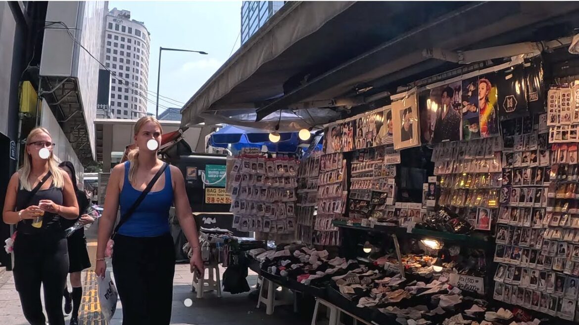 #406 [4K] Walking🟥 Myeongdong Street Food, the most visited tourist attraction in Seoul, Korea #Walk