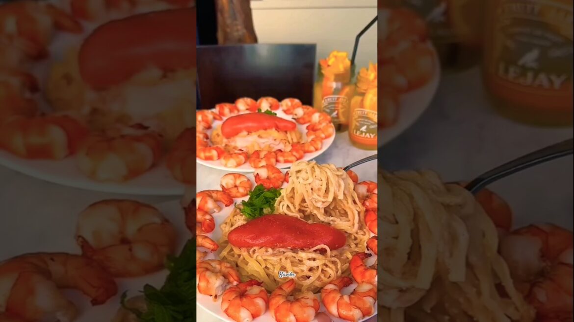 Japanese street food  • Tasty japanese street food #shorts #youtubeshorts #trending #streetfood