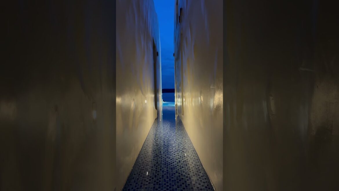 A very romantic hotel in Okinawa. Enjoy Champange in the hot tube over the sea #okinawahotel