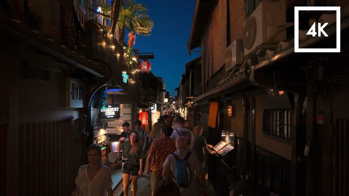 Japan - Experience 400 Years of Charm on a Gion Walking Tour in Kyoto / 4K