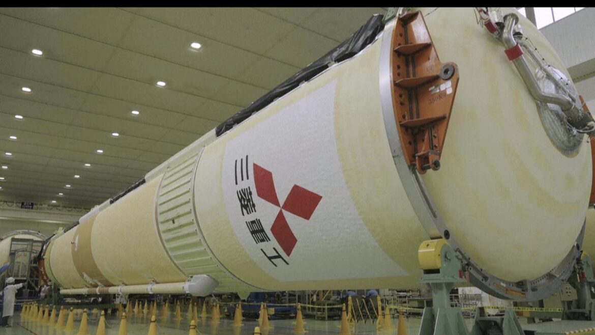 Japan launches climate change monitoring satellite on mainstay H2A rocket’s last flight Japan launches climate change monitoring satellite on mainstay H2A rocket's last flight