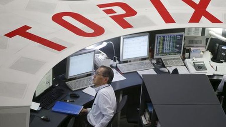 Japanese Shares Fall As Tokyo Urges Iran De-Escalation