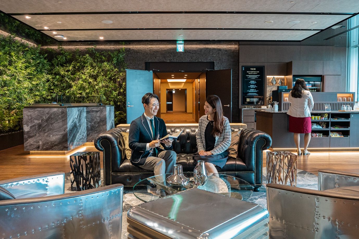 CDATA[
– The Executive Centre has further expanded at JP Tower Level 11, following the successful launch of Level 14, showcasing strong demand for premium workspace solutions.
– The upcoming GranTokyo South Tower centre, set to open in September 2025, will be TEC’s fifth centre in the Tokyo Station/Marunouchi area and twelfth centre in Japan.
– TEC reinforces its position as a leading premium flexible workspace provider, poised to meet the needs of high-growth sectors like technology and AI.
![