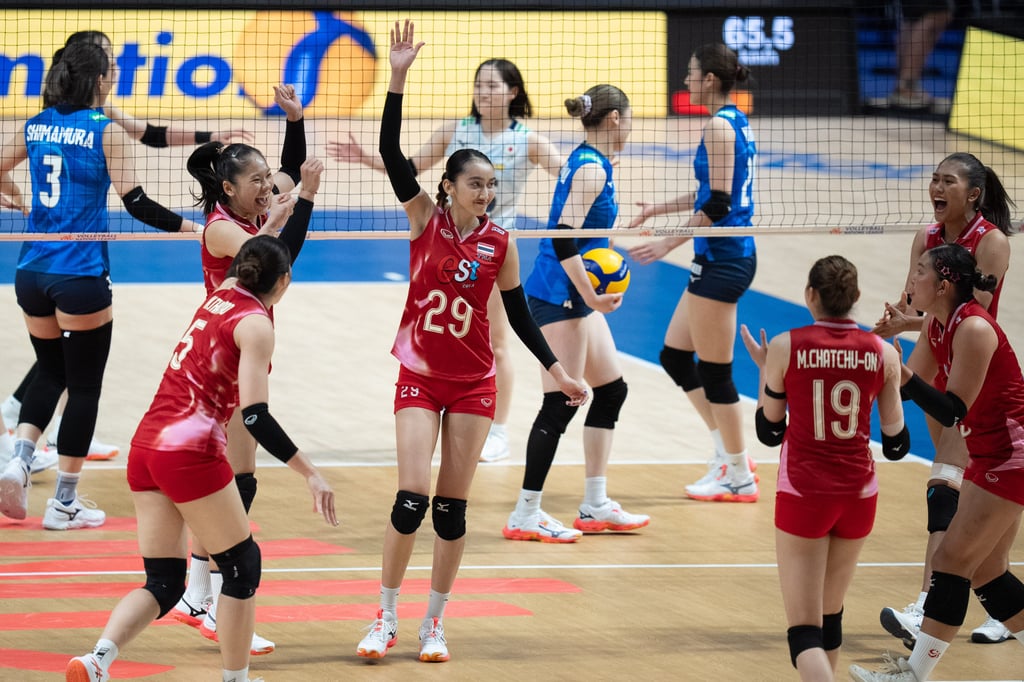 World No 14 team Thailand won the first two sets 25-18, 25-23. Photo: Panda/Takumi Images.