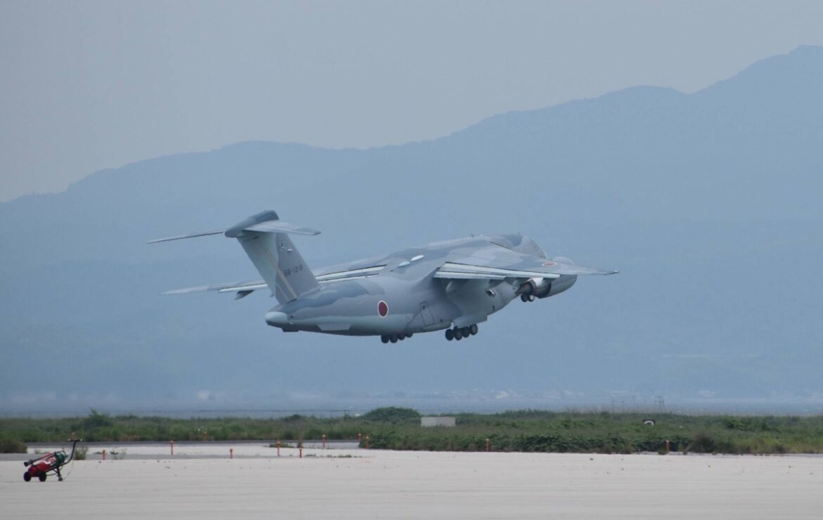 SDF aircraft depart for Djibouti to evacuate Japanese nationals SDF aircraft depart for Djibouti to evacuate Japanese nationals