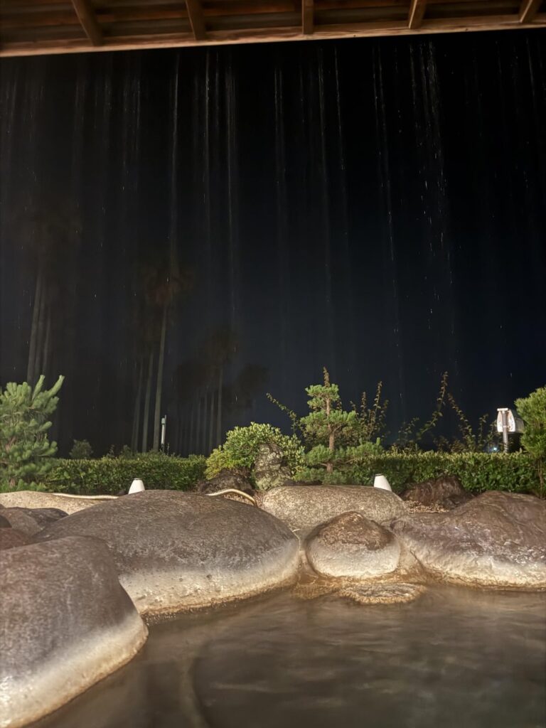3am, it rains cats and dogs. A perfect time for onsen!