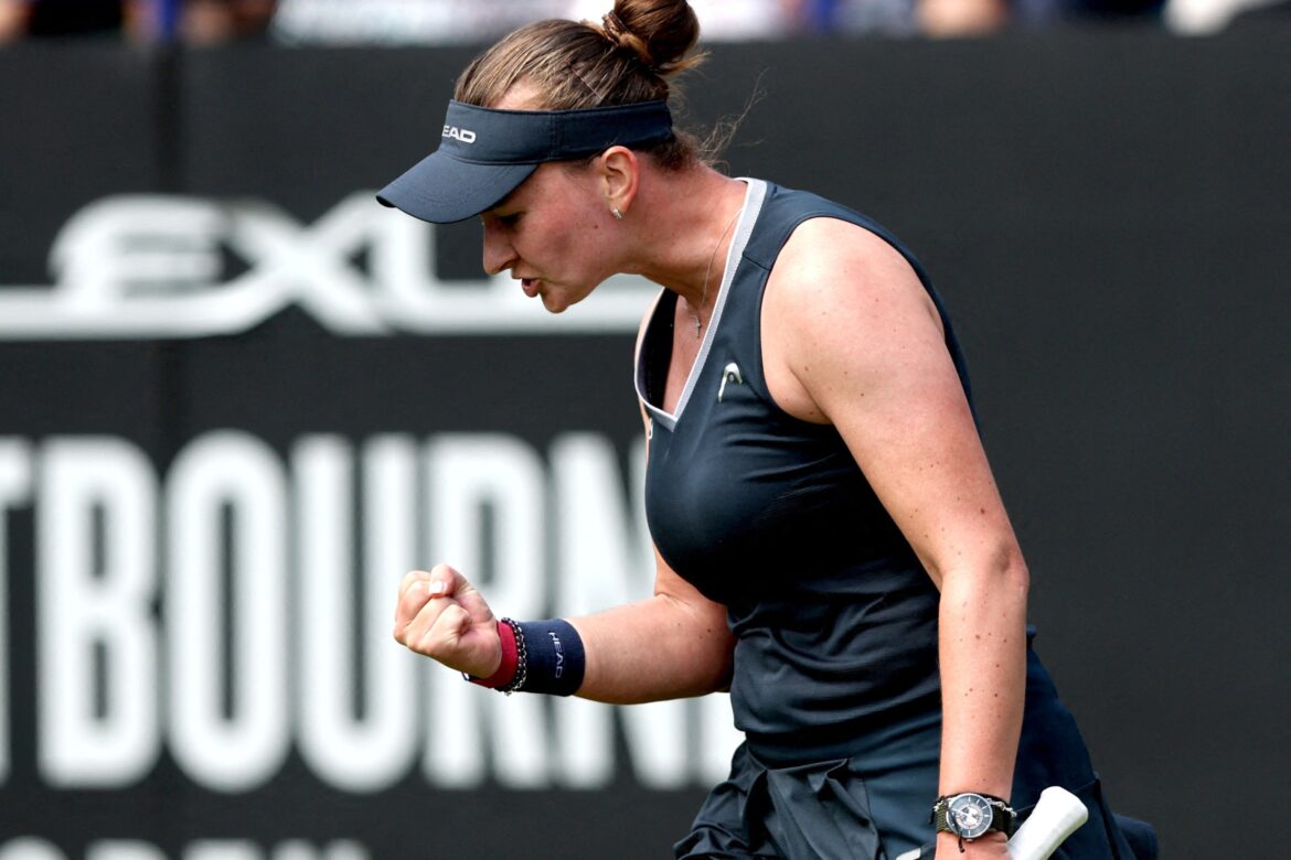 Navarro ousts Osaka to set up quarters clash with Pegula ...