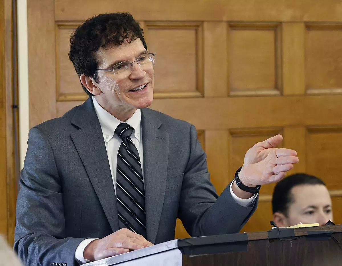 Read lawyer Robert Alessi cross examines accident reconstruction expert Dr. Judson Welcher during the Karen Read retrial at Norfolk Superior Court, Wednesday May 28, 2025, in Dedham, Mass. (Greg Derr/The Patriot Ledger via AP, Pool)