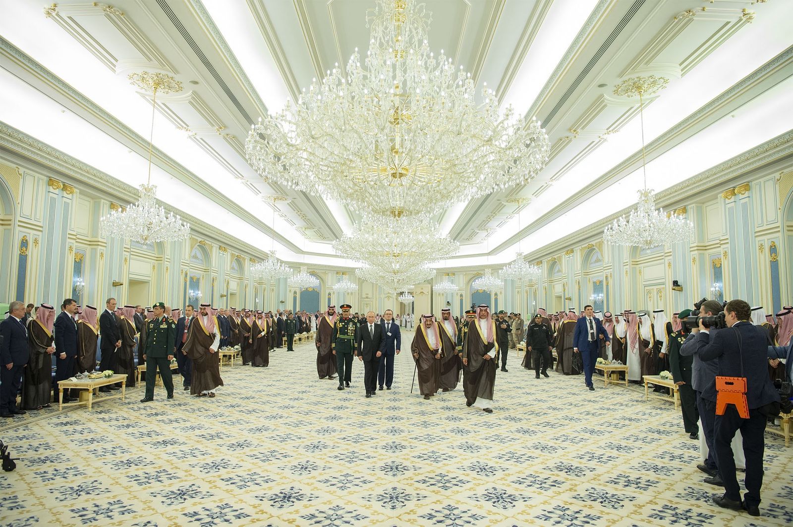 15 Iconic Homes of World Leaders Palaces Presidential Estates and Power Centres from Tokyo to Riyadh Yamama Palace...