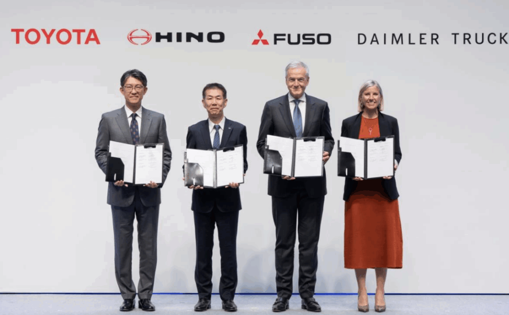 Hino/Fuso merger creates Japanese trucking powerhouse Hino/Fuso merger creates Japanese trucking powerhouse