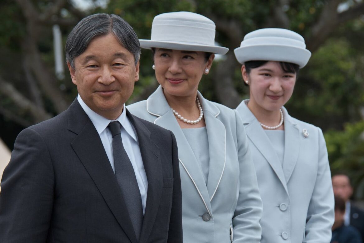 Japanese royal family supports peace while touring Okinawa