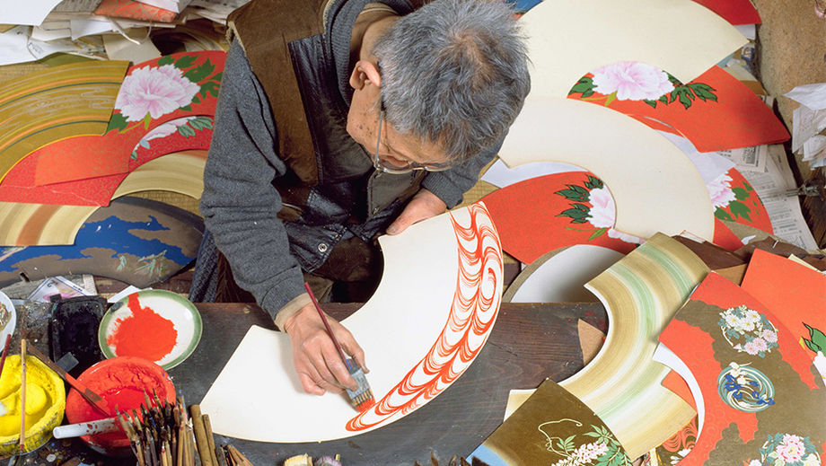 Planners can enhance their programmes in Kyoto with culture-rich, eco-conscious activities such as folding fan making.