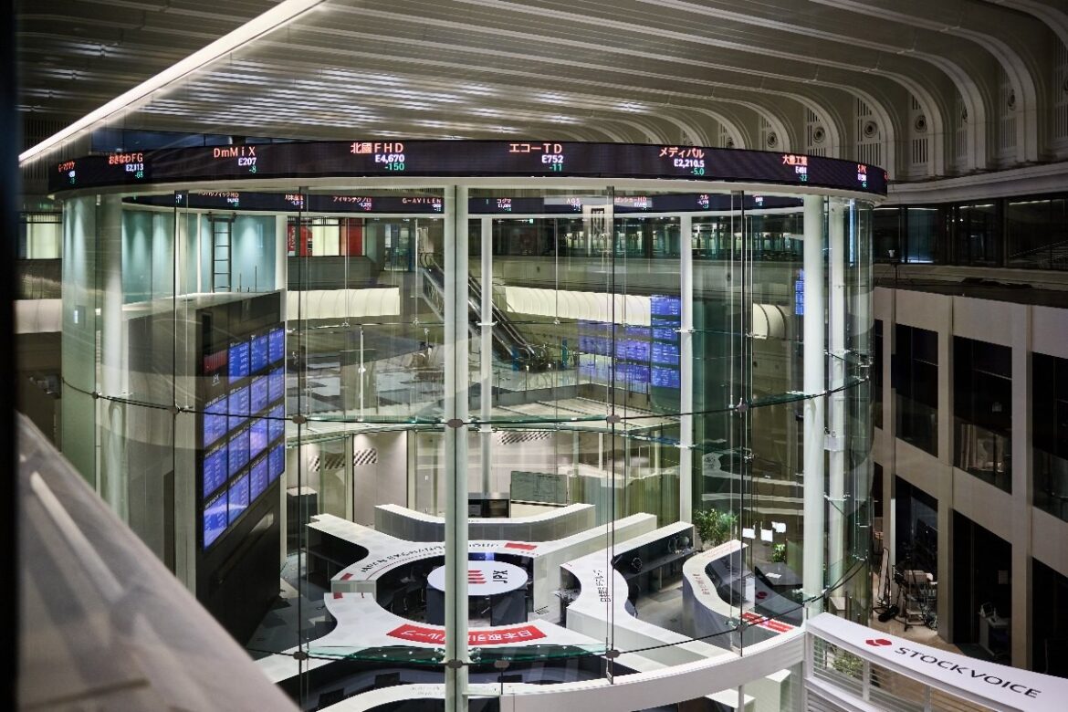 Tariff turmoil leads global funds to pile back into Japan stocks Tariff turmoil leads global funds to pile back into Japan stocks