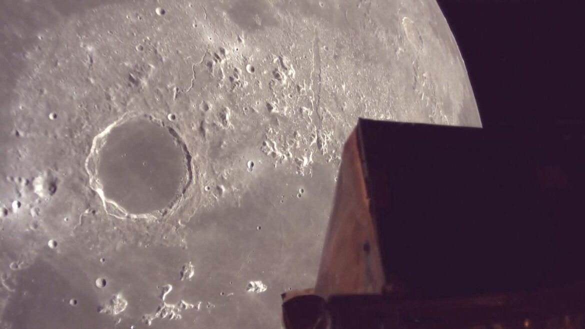 Japanese company blames laser glitch for second moon landing failure Japanese company blames laser glitch for second moon landing failure