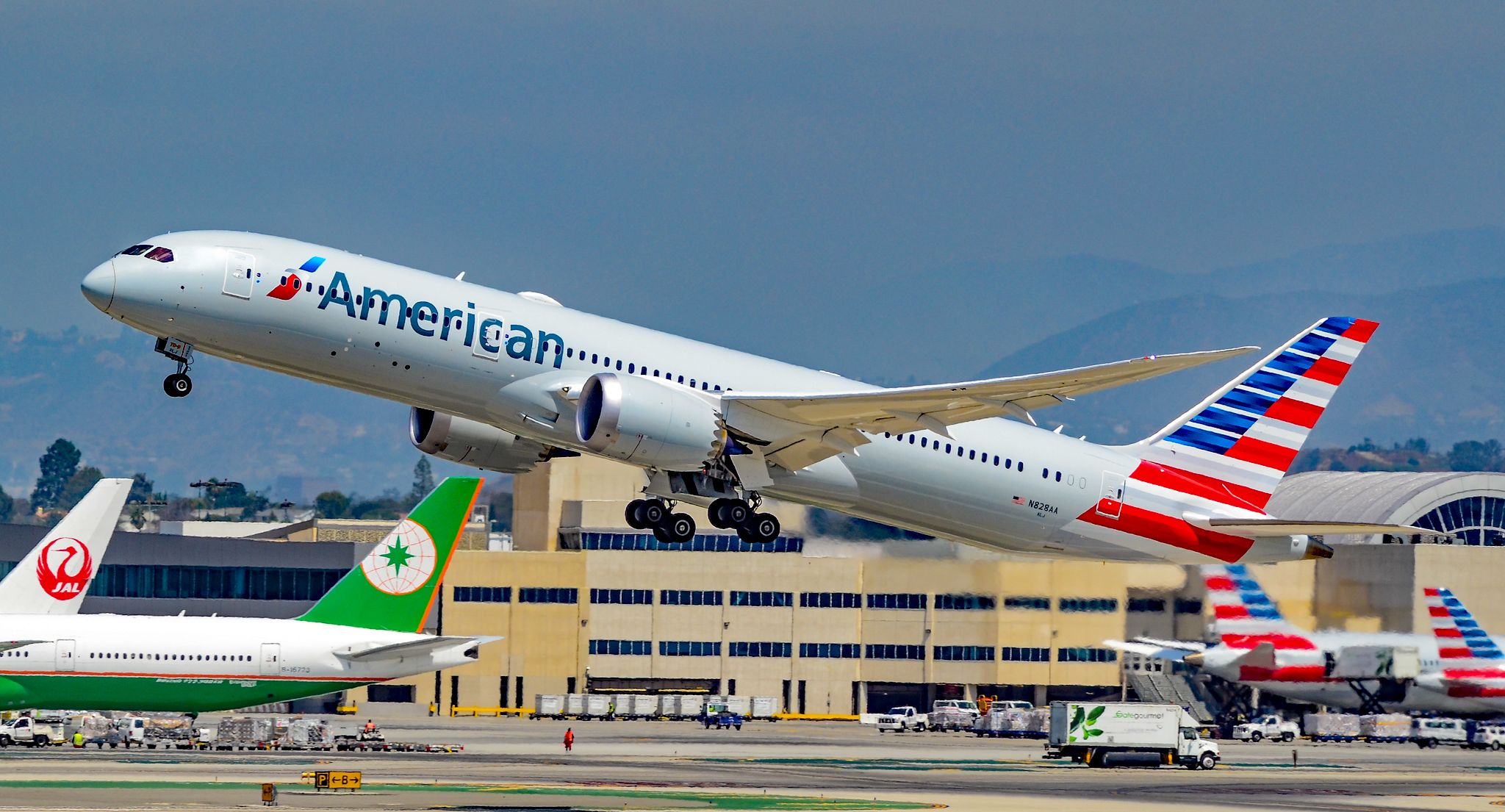 N828AA American Airlines Boeing 787-9 Dreamliner sn 40698