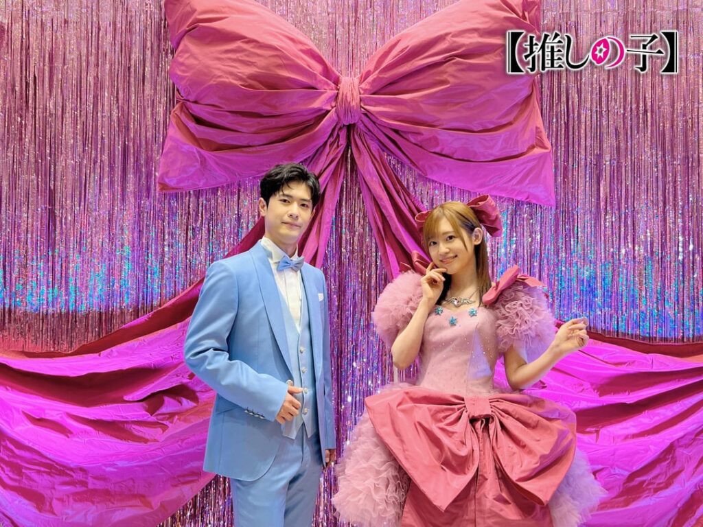 Ootsuka Takeo (Aqua) and Takahashi Rie (Ai) at the Oshi no Ko x KIYOKO HATA collab press conference