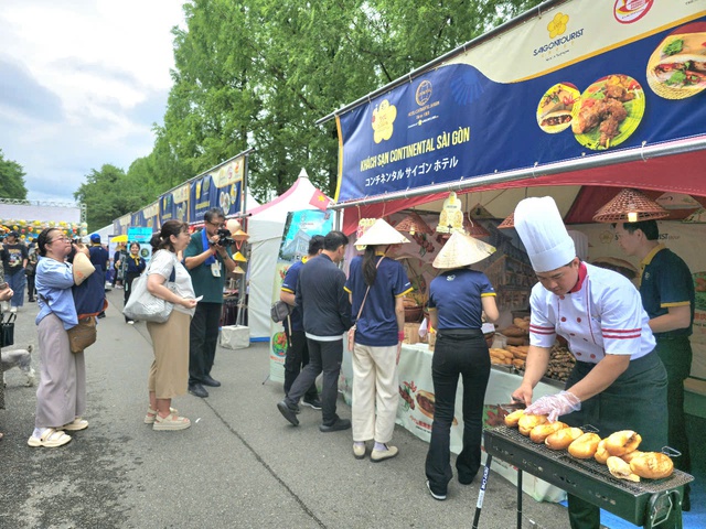 Over 100,000 visitors attend Vietnam culture, food festival in Japan- Ảnh 3.