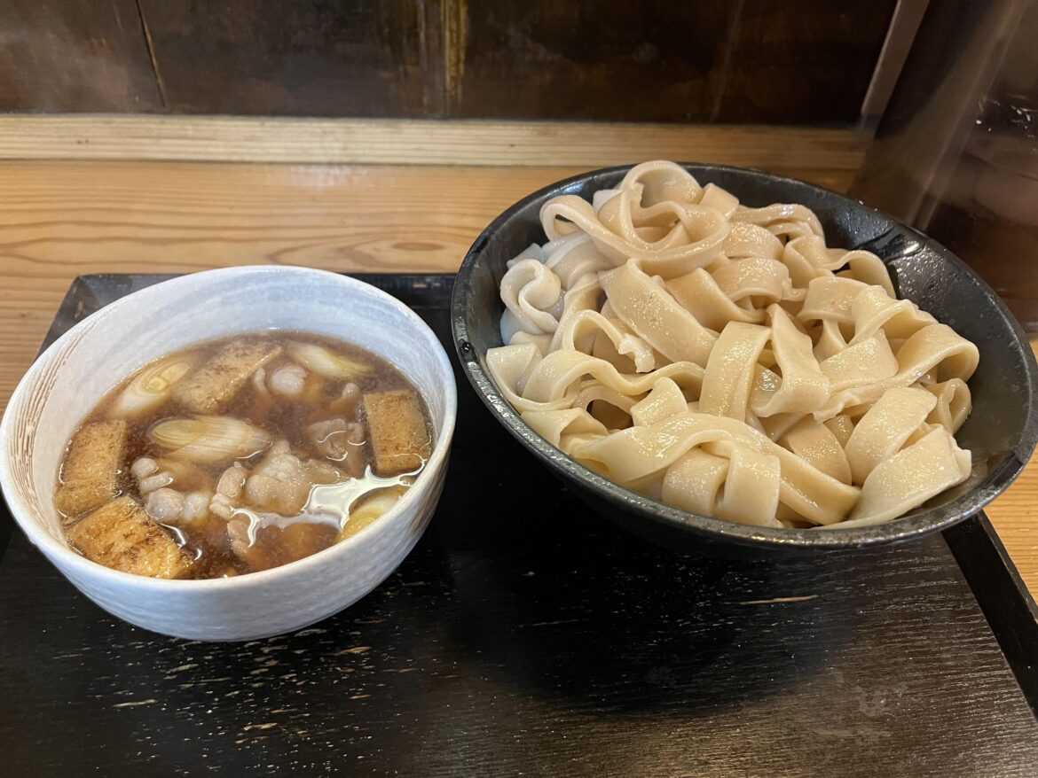 “Musashino Udon” The noodles are thick and flat, with a great chewy texture.