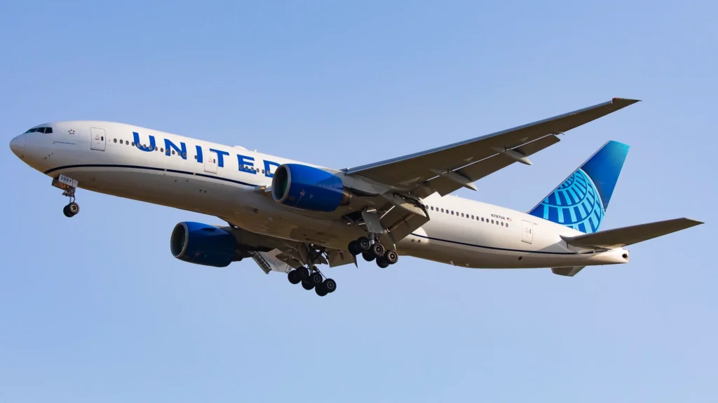 United Airlines Boeing 777-200