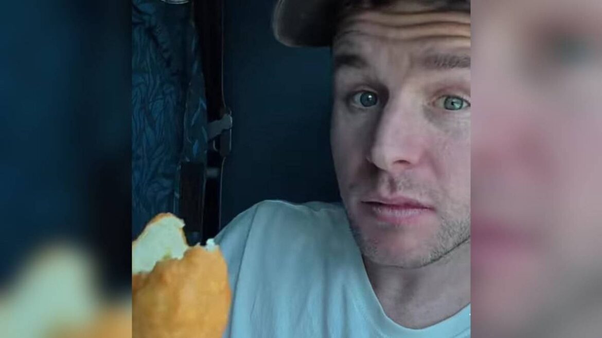 ‘Very Happy With That..’: Travel Influencer Praises Indian AC Train Over Japan, Impressed by Space and Privacy Google News Icon