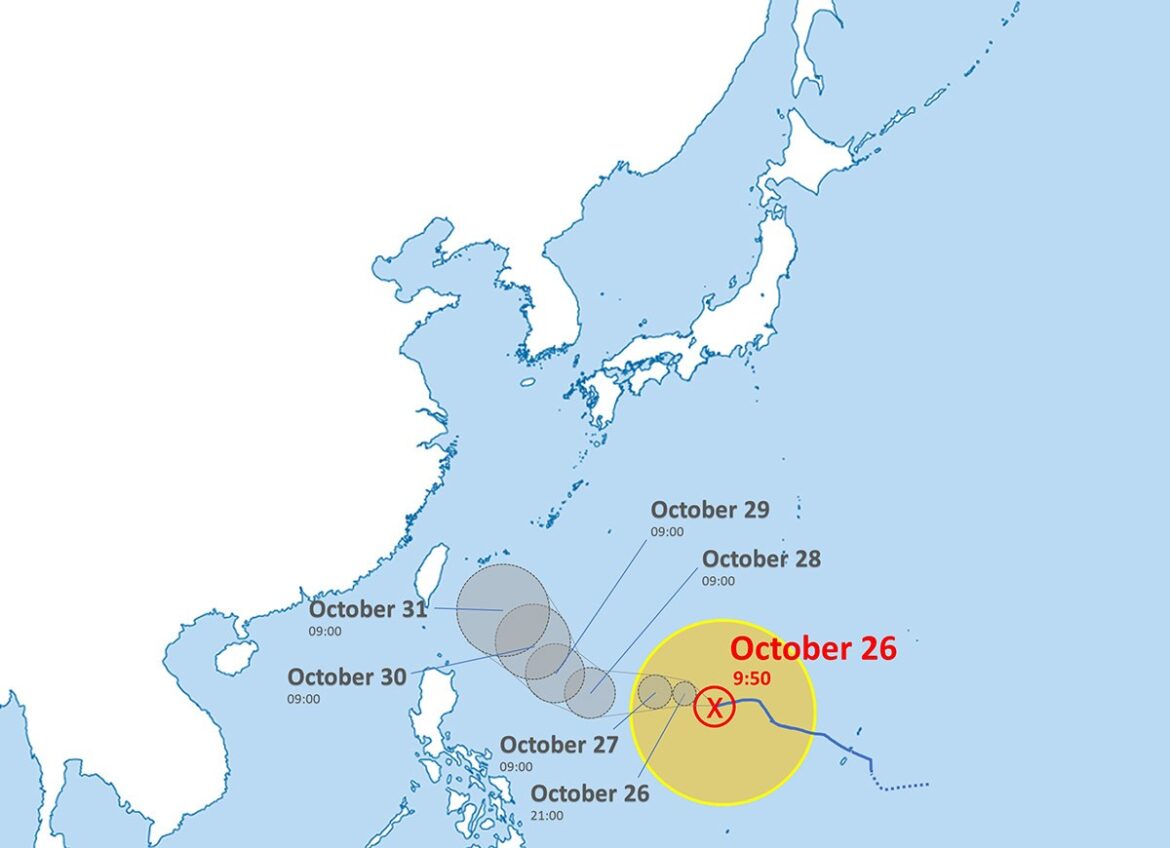 Large Typhoon Kong-rey Expected to Come Close to South of Okinawa on Thursday Large Typhoon Kong-rey Expected to Come Close to South of Okinawa on Thursday