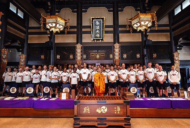 The Liverpool squad visited the 1,000-year-old Ekoin Temple in japan at the start of the second leg of their Asia tour