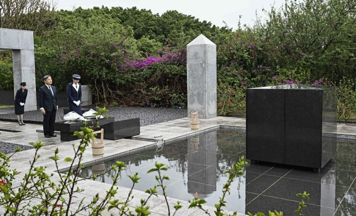 Japan emperor explores his symbolic role in trips to mourn war dead Japan emperor explores his symbolic role in trips to mourn war dead