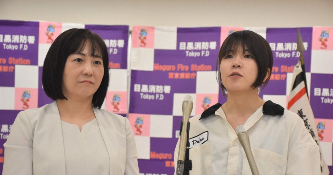 News in Easy English: Two women save teenager who collapsed on Tokyo train