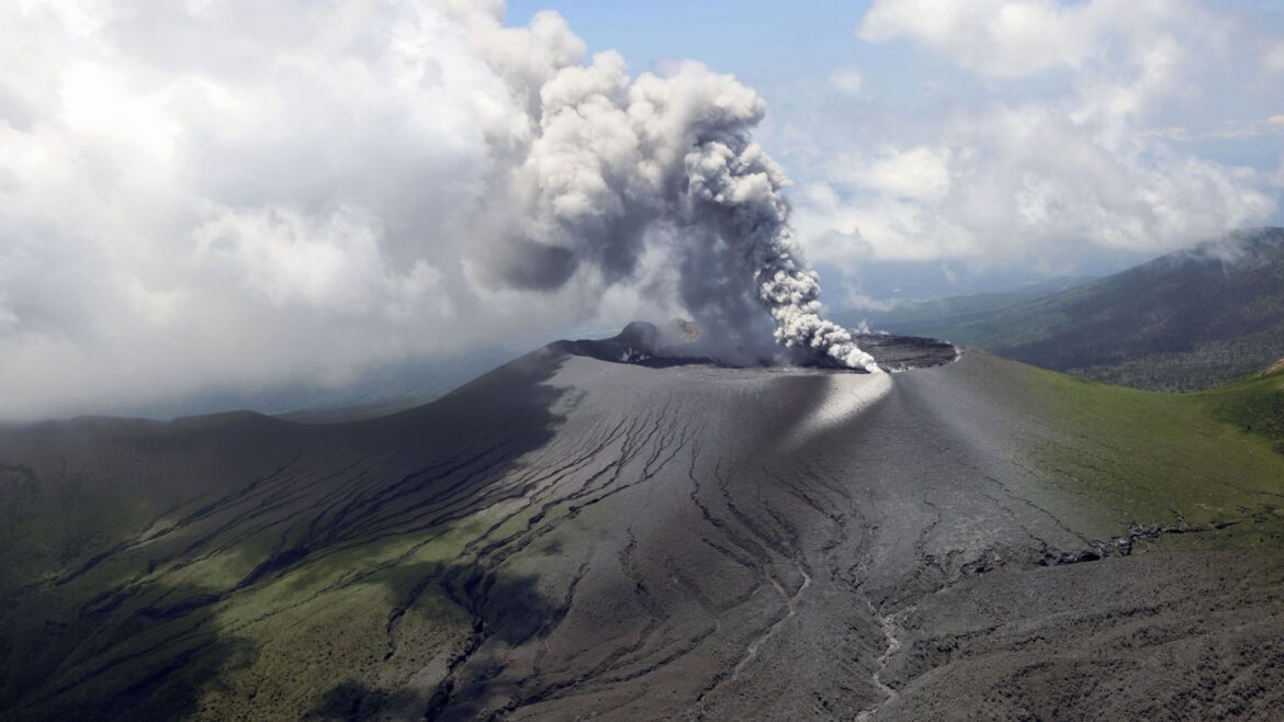 Thousands of tourists CANCELLED holidays after Japan’s ‘Baba Vanga’ predicted terrifying natural disaster Thousands of tourists CANCELLED holidays after Japan's 'Baba Vanga' predicted terrifying natural disaster