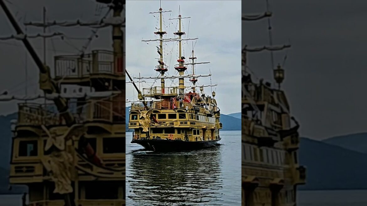 The Pirate Ship-Shaped Sightseeing Boat@ashinoko #travel #nature #naturelovers #destinations