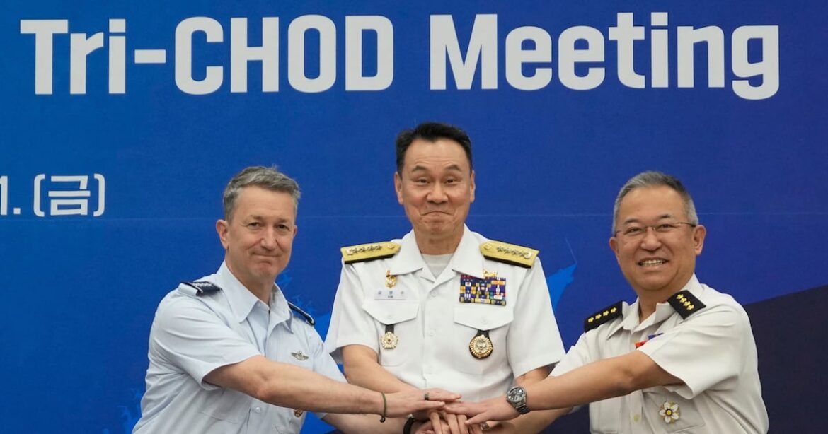 South Korea, US and Japan hold aerial drill in demonstration of strength against North Korea South Korea, US and Japan hold aerial drill in demonstration of strength against North Korea