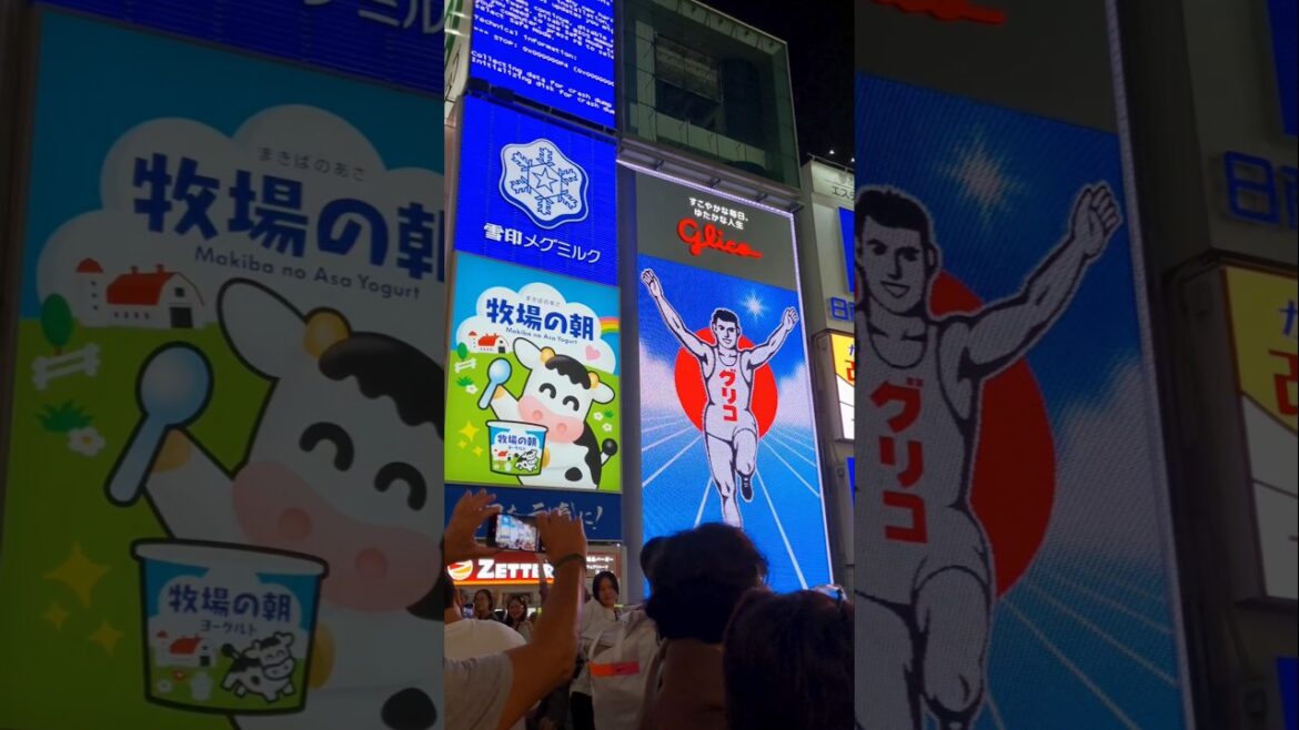 See Dotonbori Change Right Before Your Eyes! 🇯🇵 #shorts #japan #travel See Dotonbori Change Right Before Your Eyes! 🇯🇵 #shorts #japan #travel